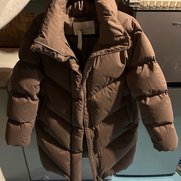 Aritzia Wilfred Cloud Puff Jacket Mid - Picture 4 of 6